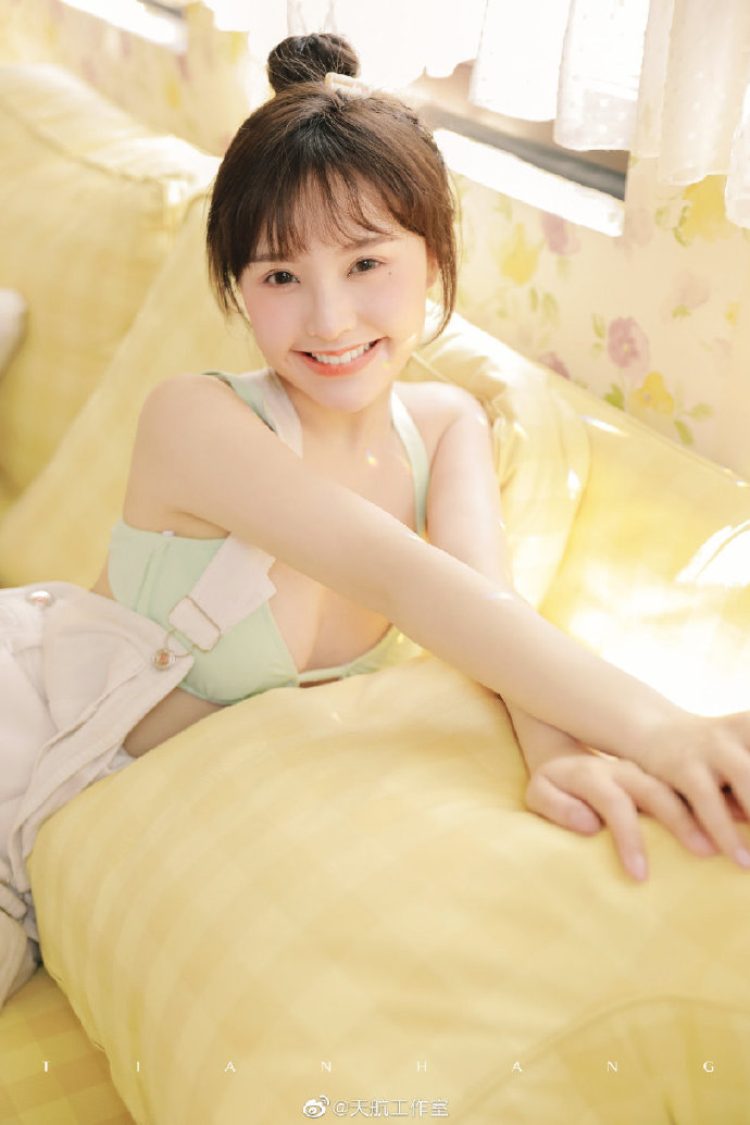春晚主持常青树尼格买提：12次零失误背后的人生轨迹